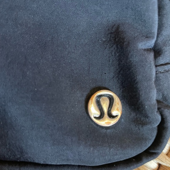 Lululemon Everywhere Belt Bag 1L - Picture 4 of 8